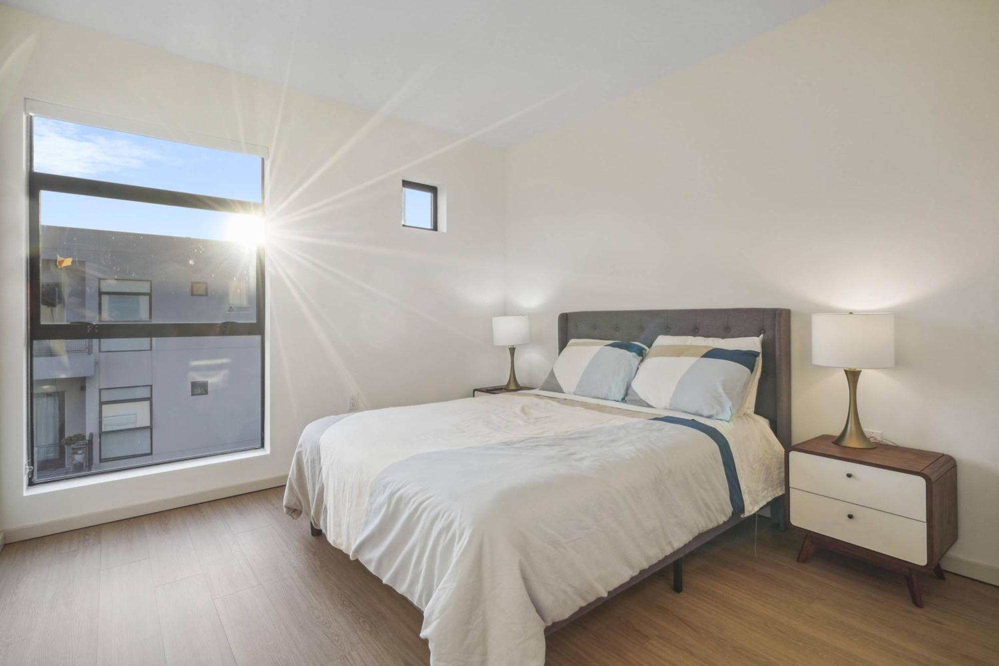 Apartment A Hollywood Escape Modern 2-bedroom Complete W Hot Tub For Pure Bliss *
